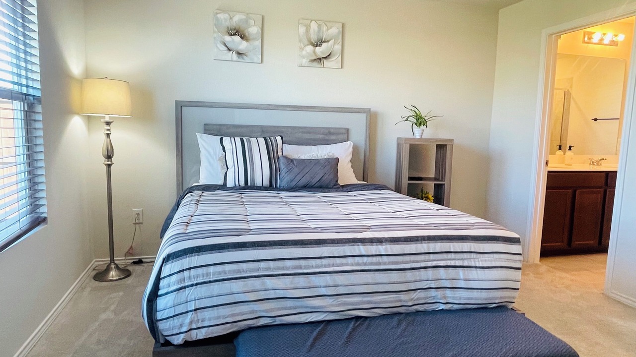 Photo of Bedroom in Aubrey
