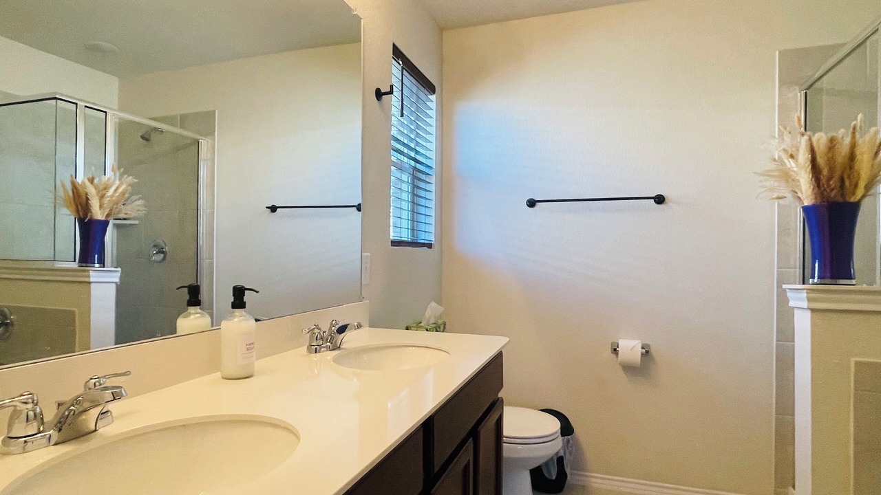 Photo of Bathroom in Aubrey