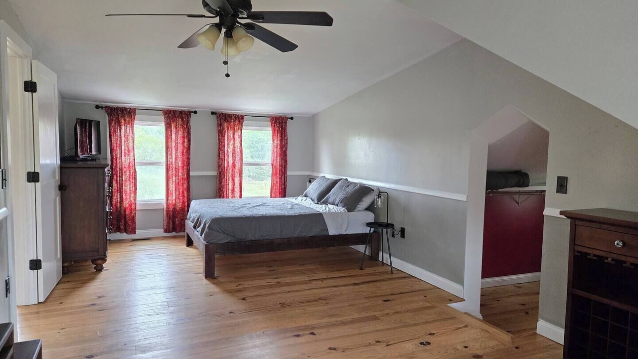 Photo of Bedroom in Elkland