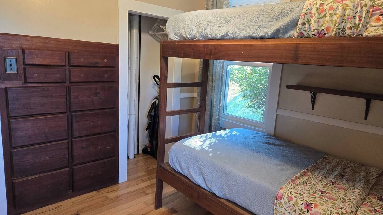 Photo of Bedroom in Elkland