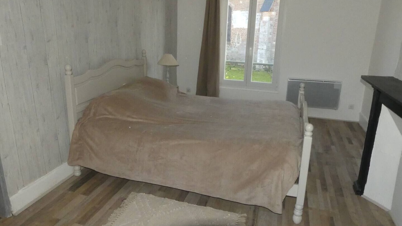 Photo of Bedroom in Tours-en-Vimeu