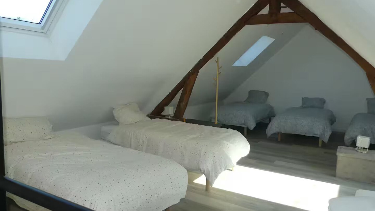 Photo of Bedroom in Tours-en-Vimeu