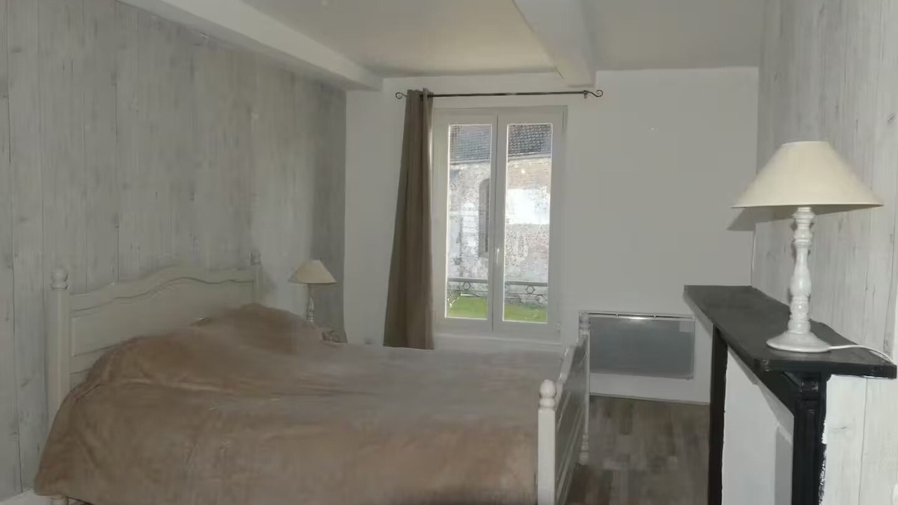 Photo of Bedroom in Tours-en-Vimeu