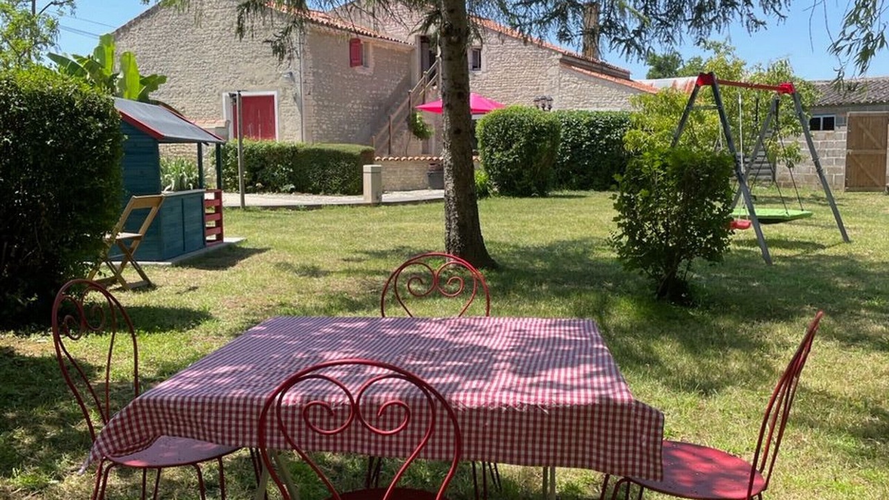 Photo of Outdoor in Sainte-Gemme-la-Plaine