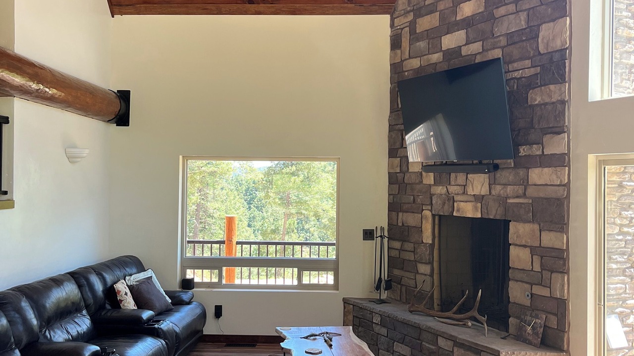 Photo of Livingroom in Cloudcroft