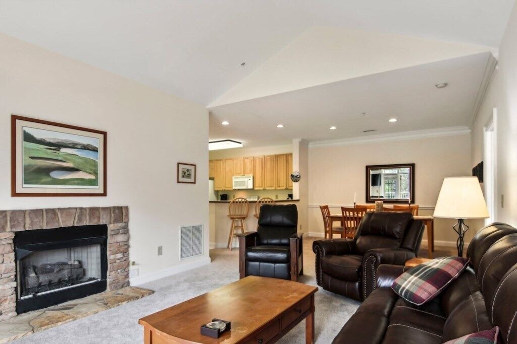 Photo of Livingroom in Maggie Valley