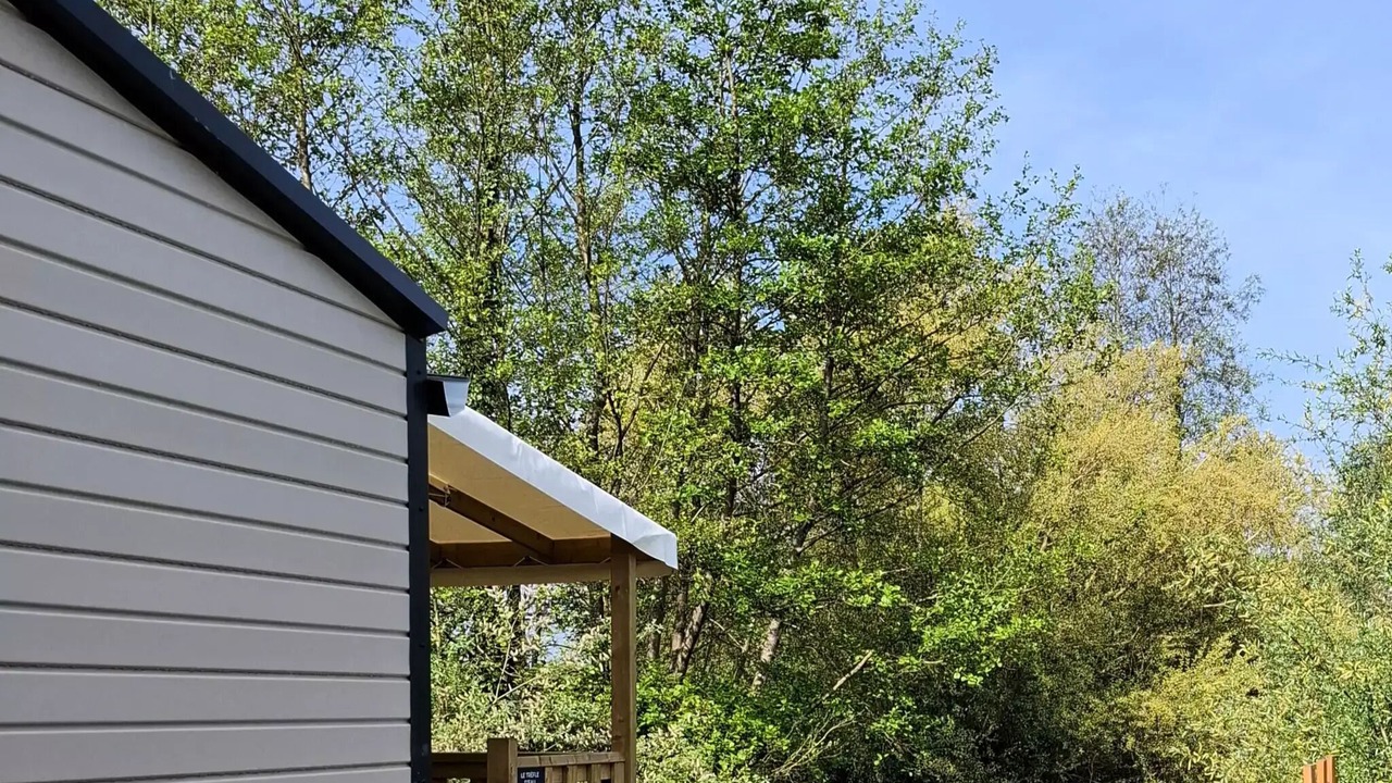 Photo of Outdoor in Long