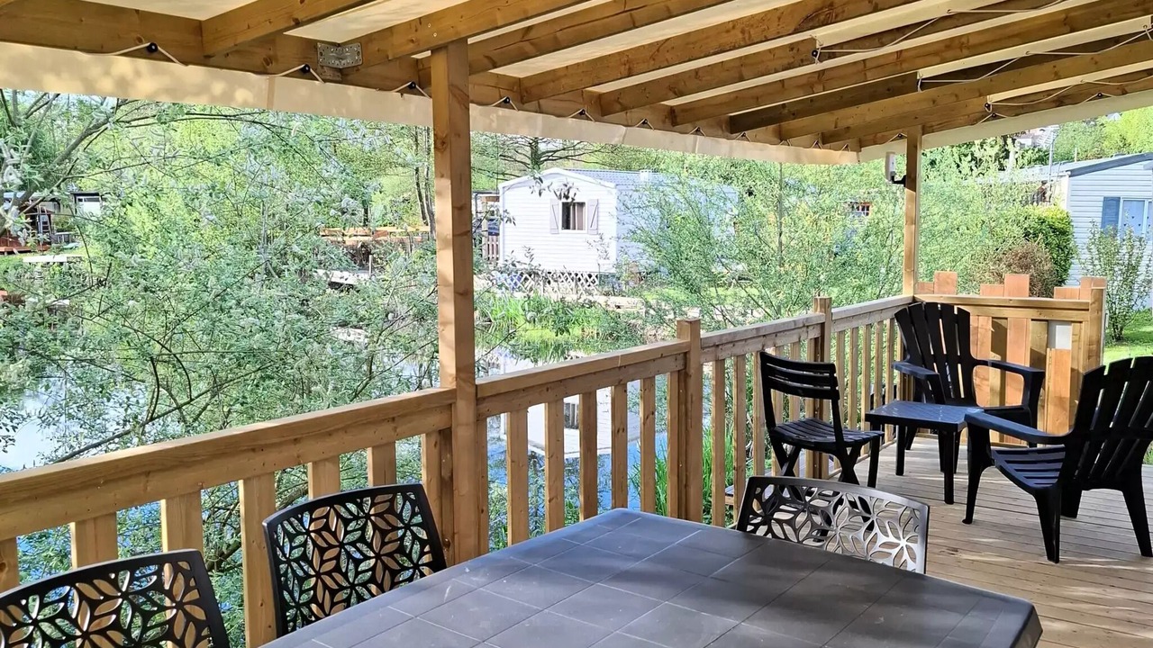 Photo of Outdoor in Long