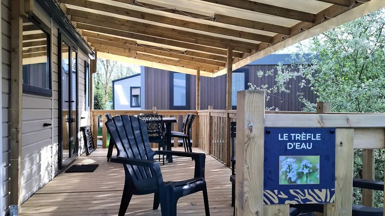 Photo of Outdoor in Long