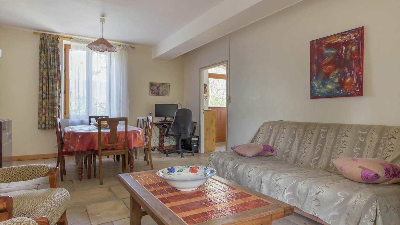 Photo of Livingroom in Giroux