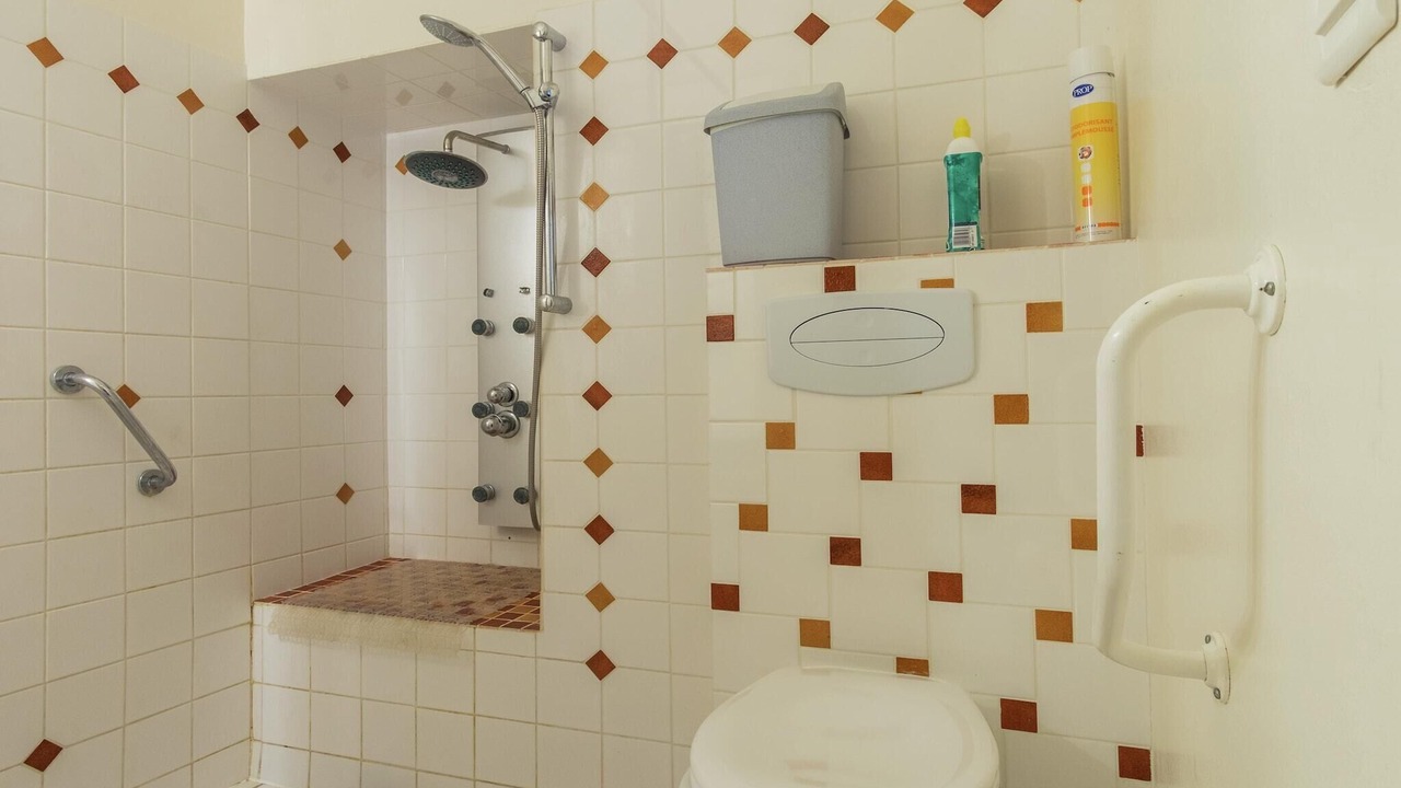 Photo of Bathroom in Giroux