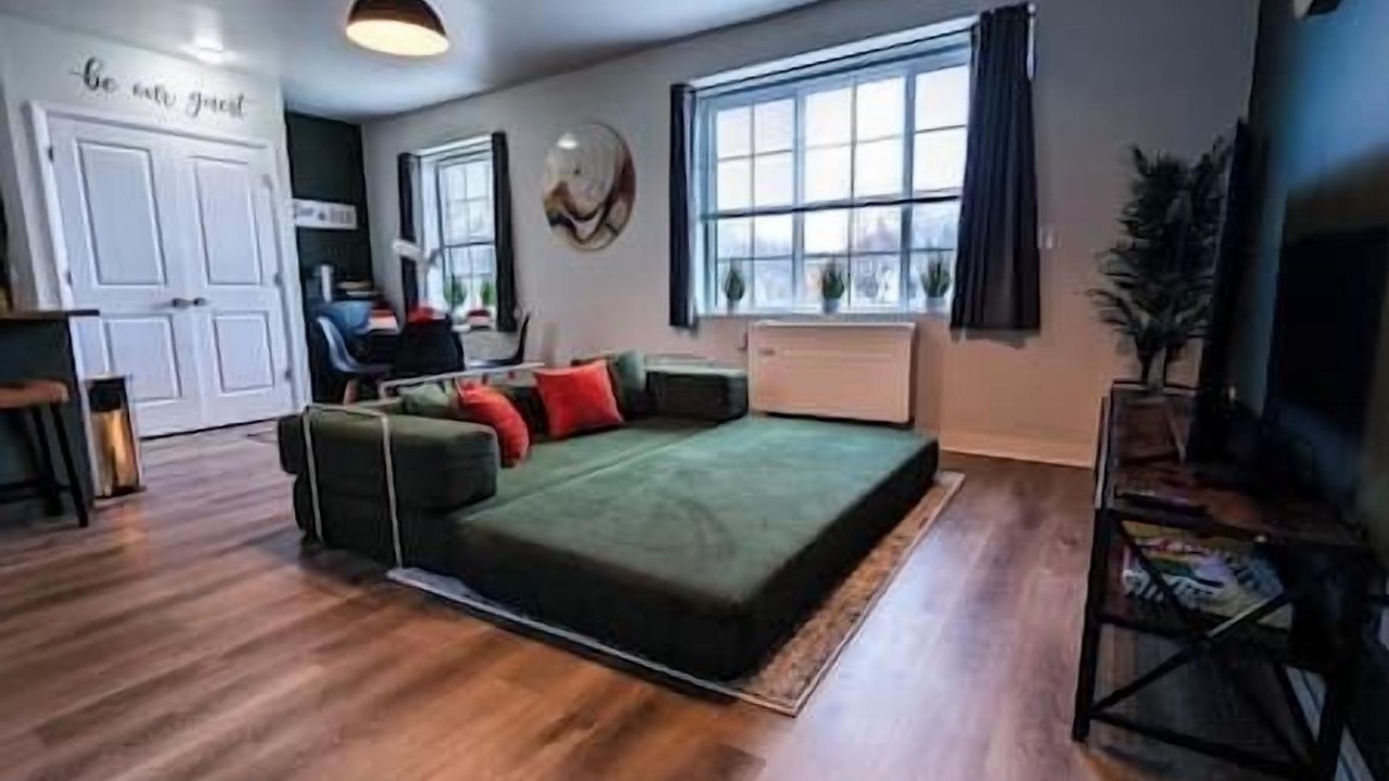 Photo of Livingroom in New Center Detroit
