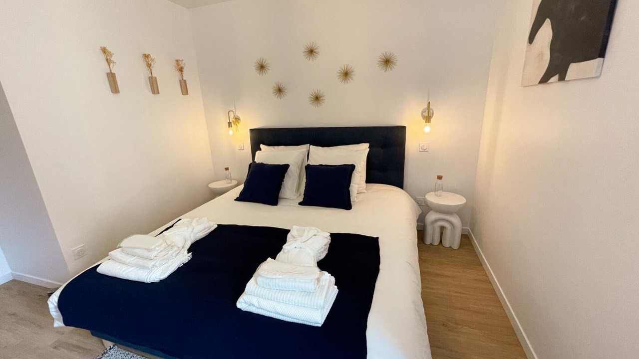 Photo of Bedroom in Ballan-Mire