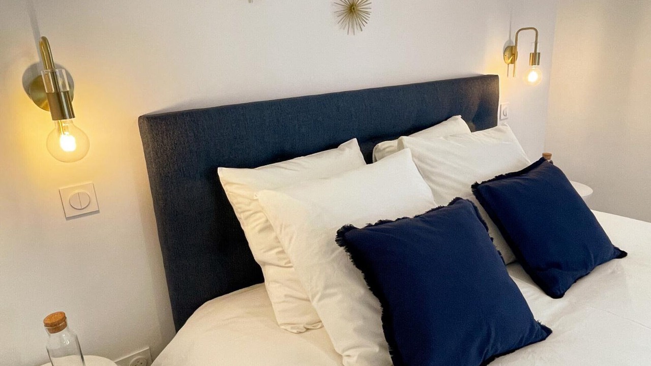 Photo of Bedroom in Ballan-Mire