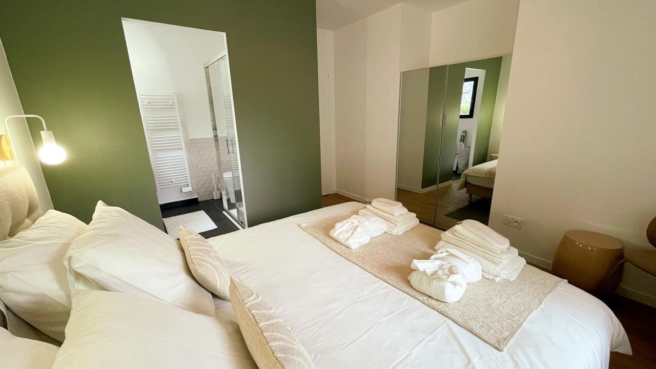 Photo of Bedroom in Ballan-Mire