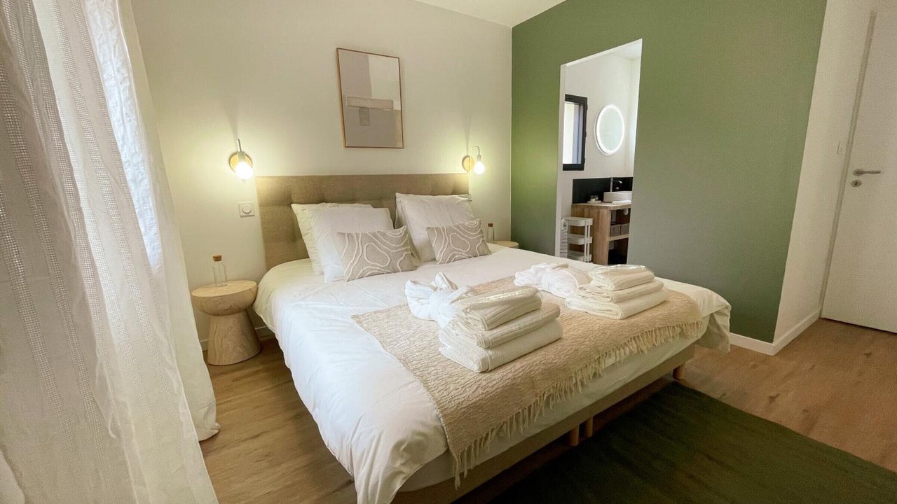 Photo of Bedroom in Ballan-Mire