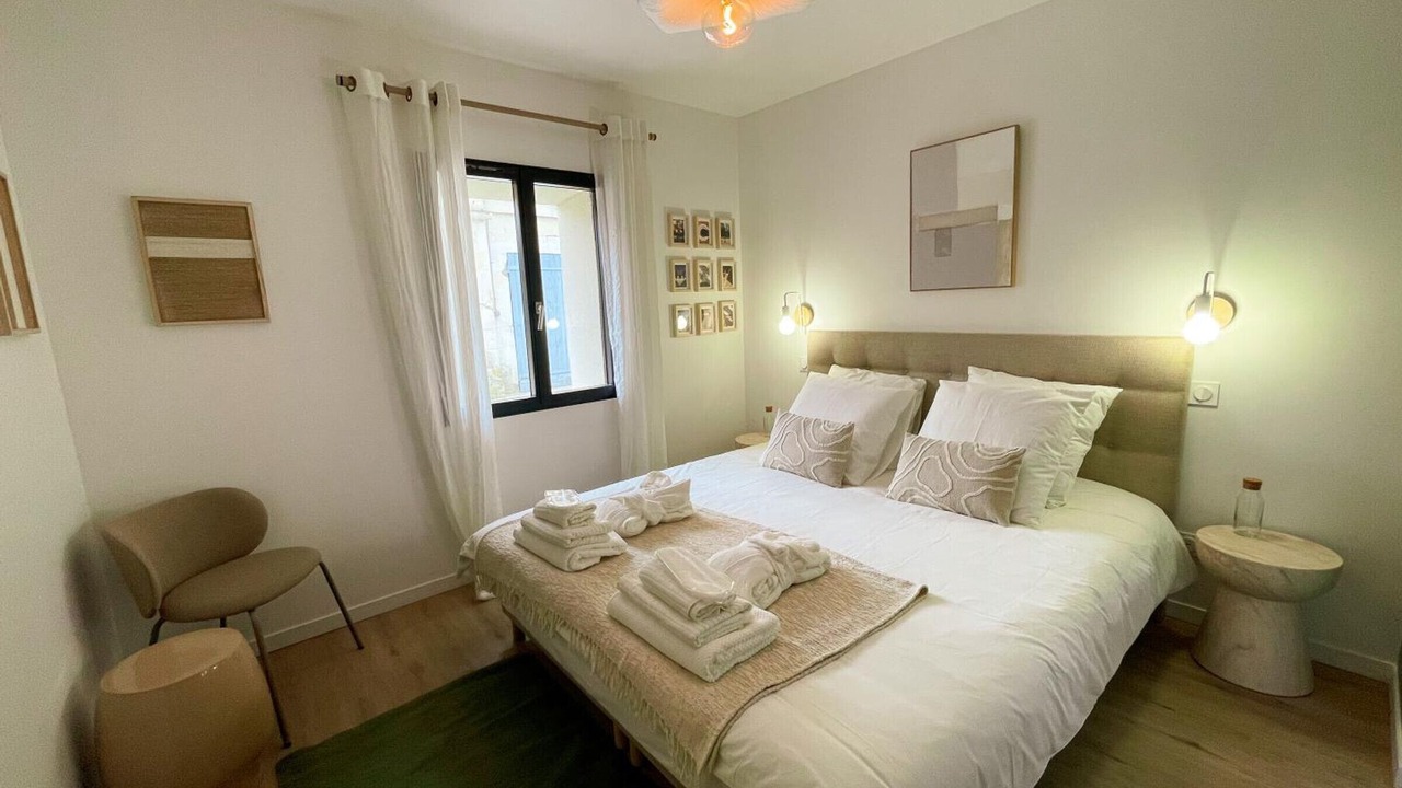 Photo of Bedroom in Ballan-Mire