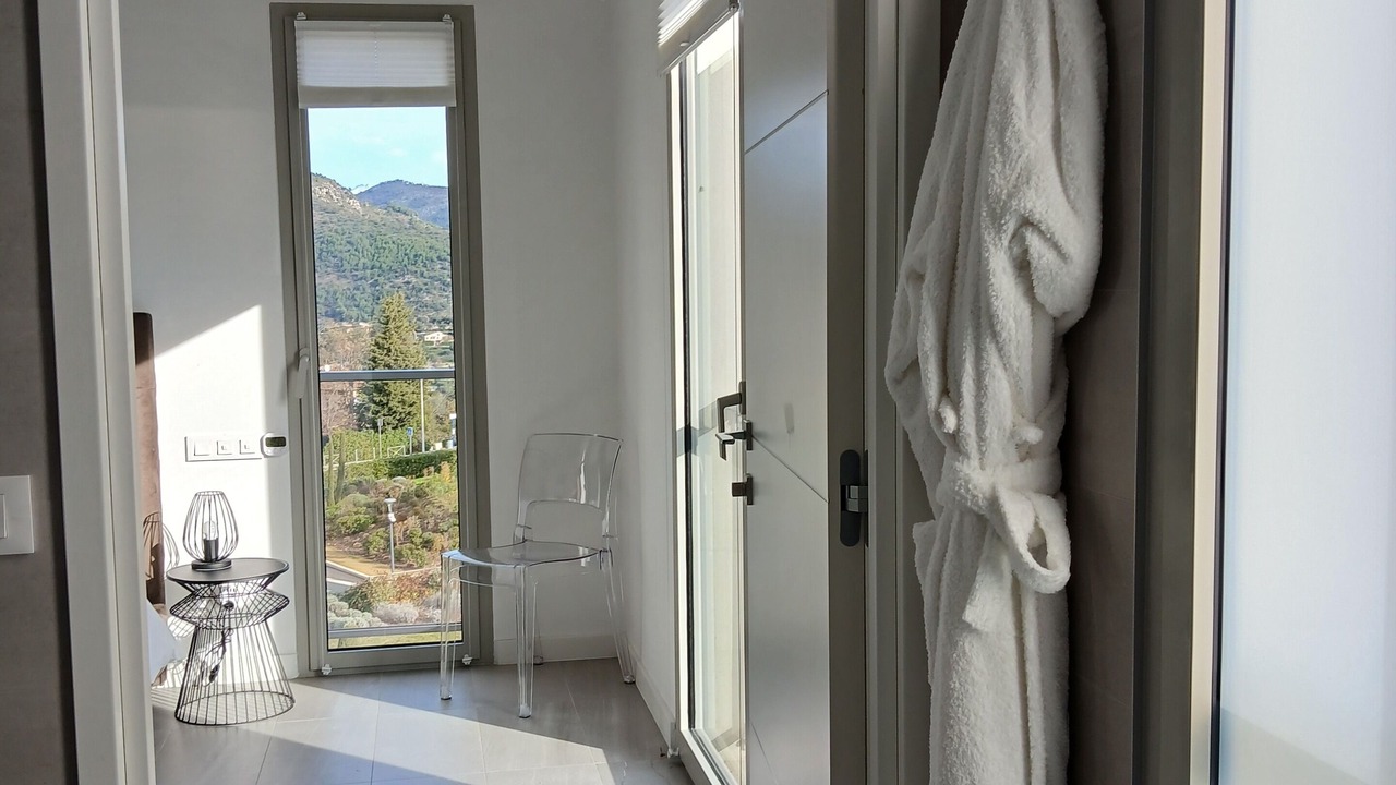 Photo of Others in Gairaut