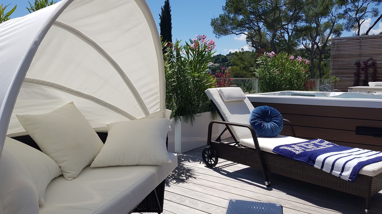 Photo of Patio Balcony in Gairaut