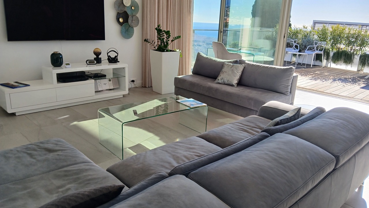 Photo of Livingroom in Gairaut