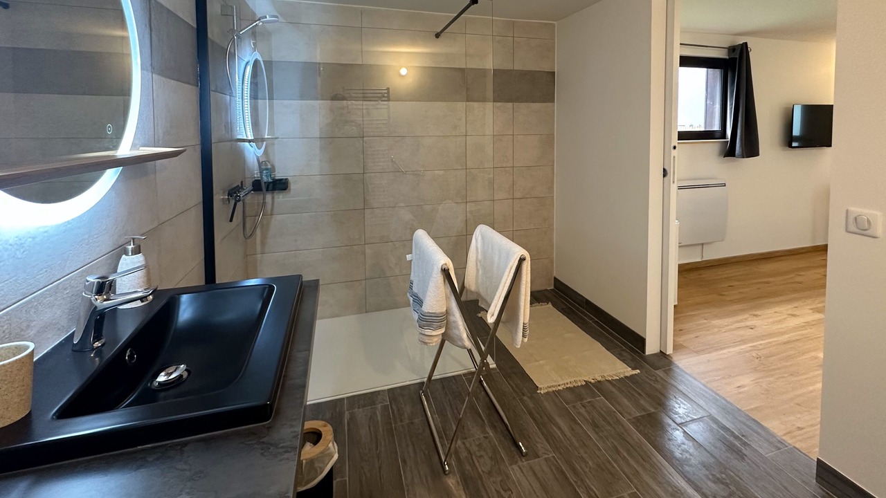 Photo of Bathroom in Coise-Saint-Jean-Pied-Gauthier