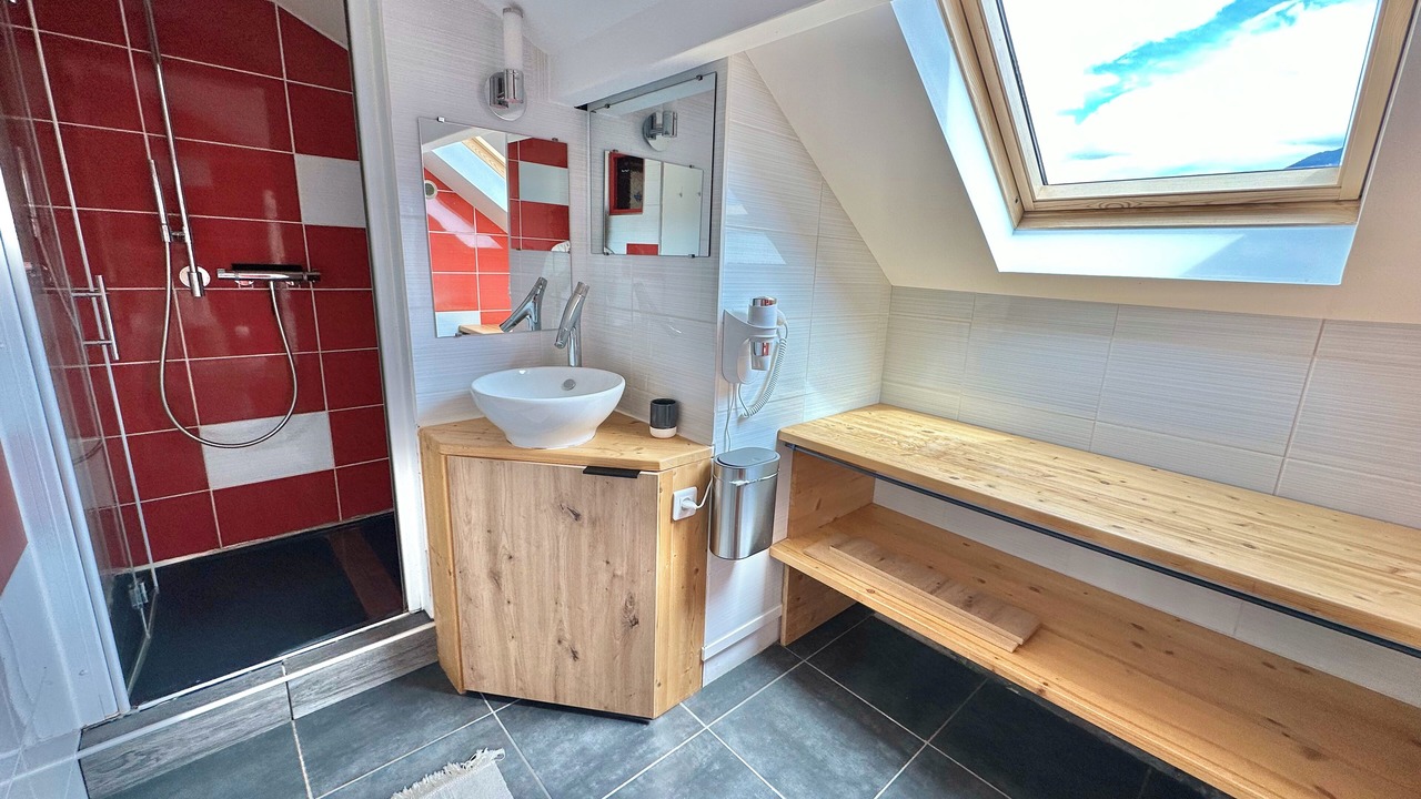 Photo of Bathroom in Coise-Saint-Jean-Pied-Gauthier
