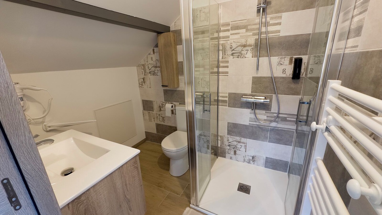 Photo of Bathroom in Coise-Saint-Jean-Pied-Gauthier