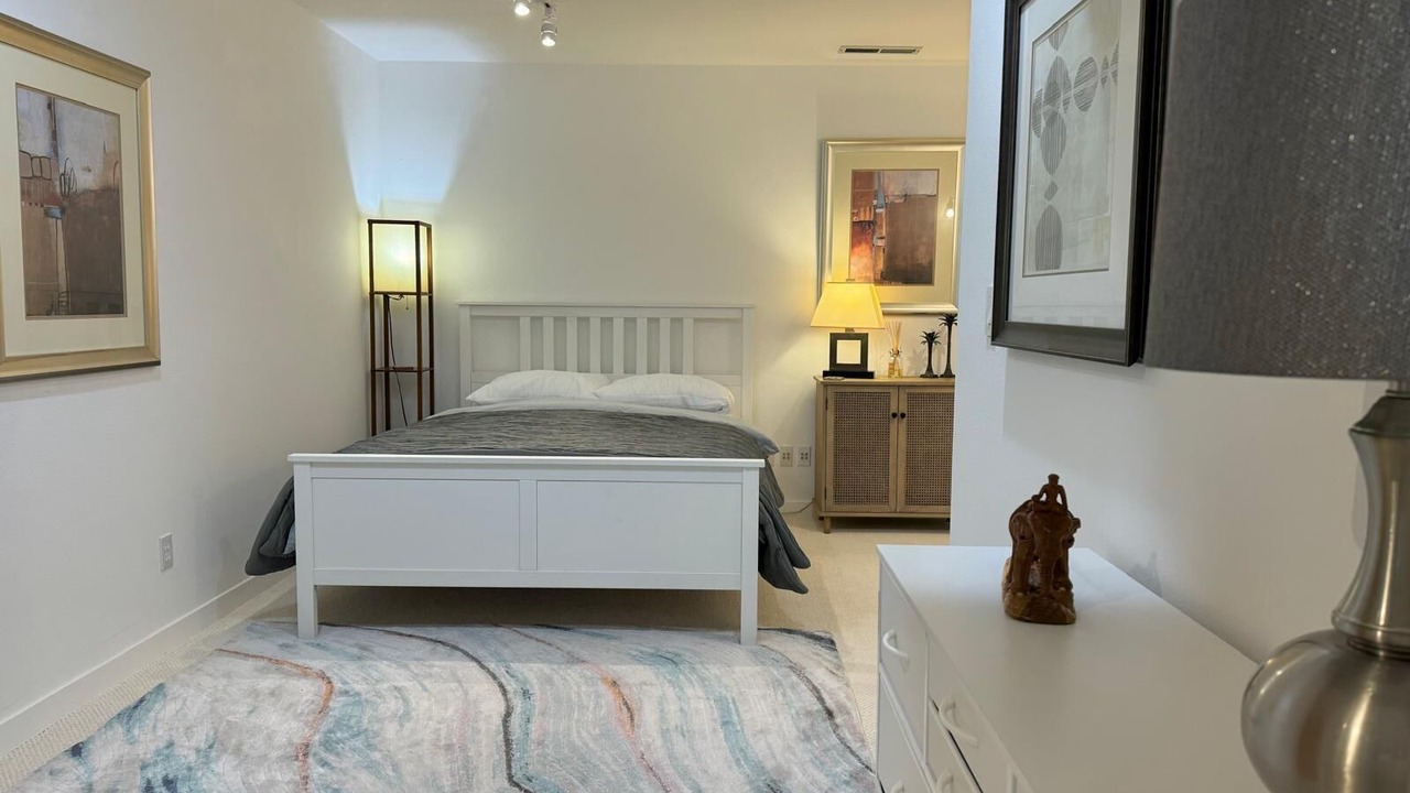 Photo of Bedroom in The Bowl of Edmonds