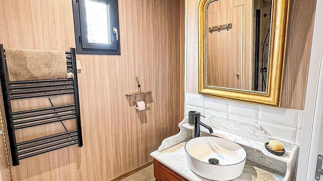 Photo of Bathroom in Talais