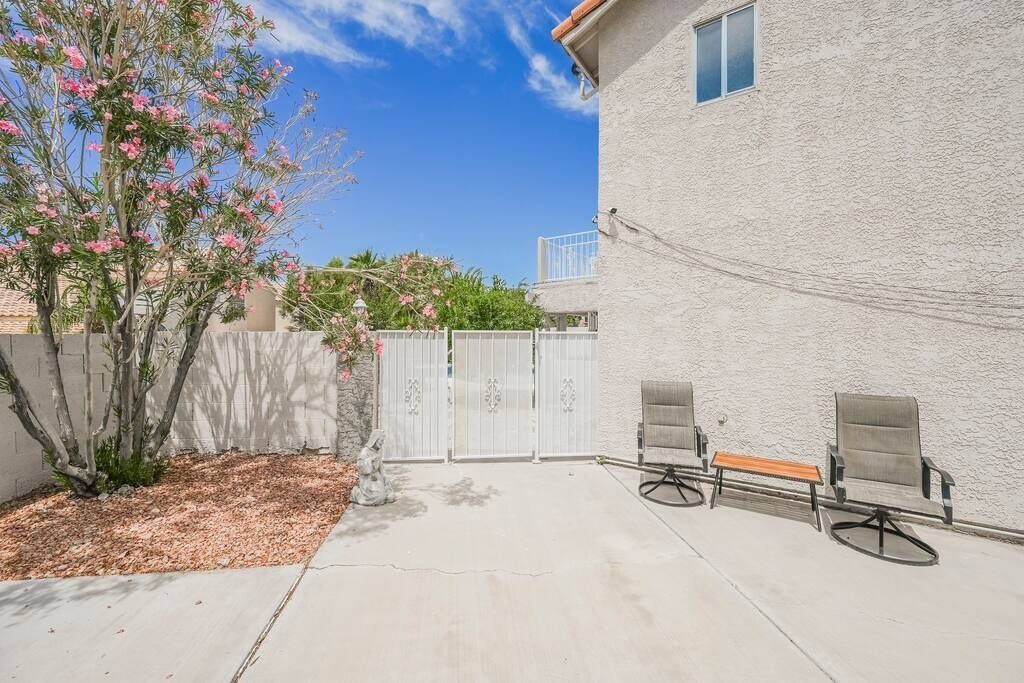 Photo of Patio Balcony in Green Valley North