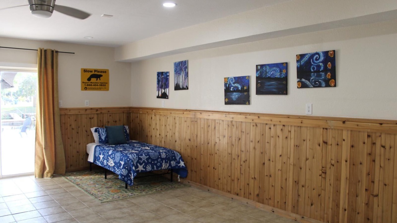Photo of Bedroom in Weeki Wachee Gardens