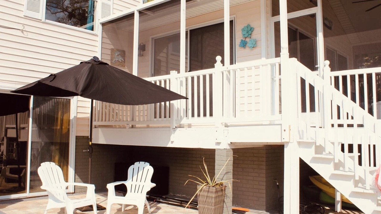 Photo of Patio Balcony in Weeki Wachee Gardens