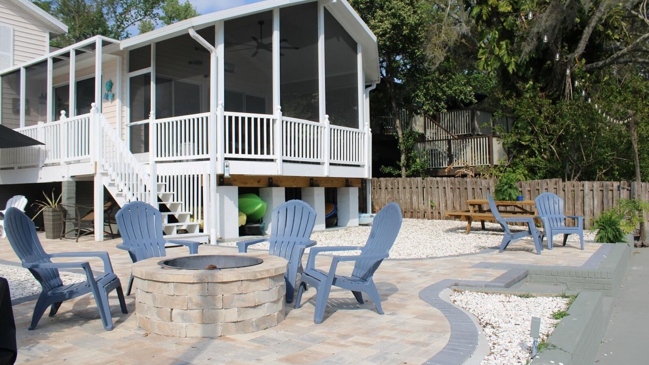 Photo of Patio Balcony in Weeki Wachee Gardens