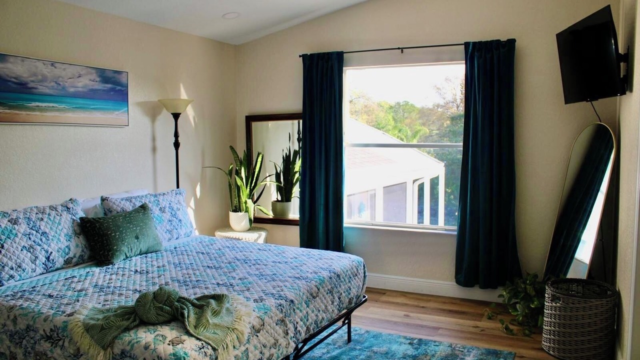 Photo of Bedroom in Weeki Wachee Gardens