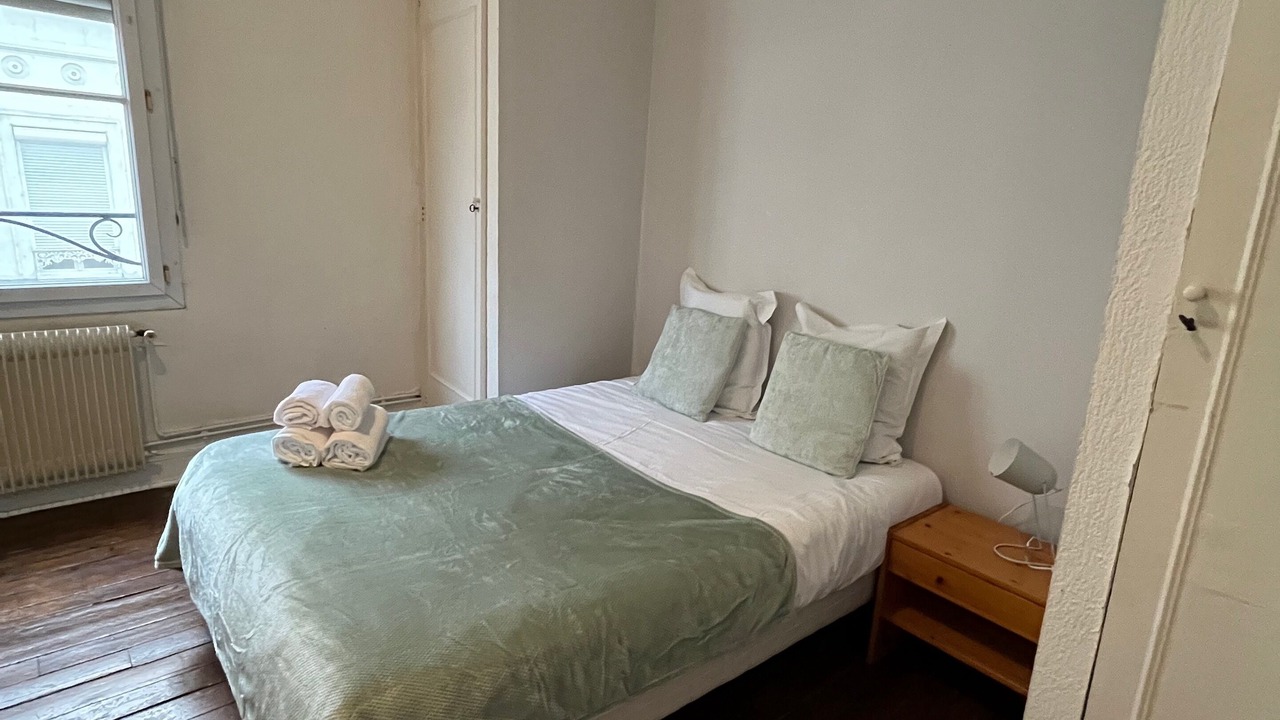 Photo of Bedroom in Downtown Angers