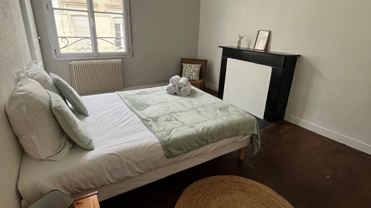 Photo of Bedroom in Downtown Angers