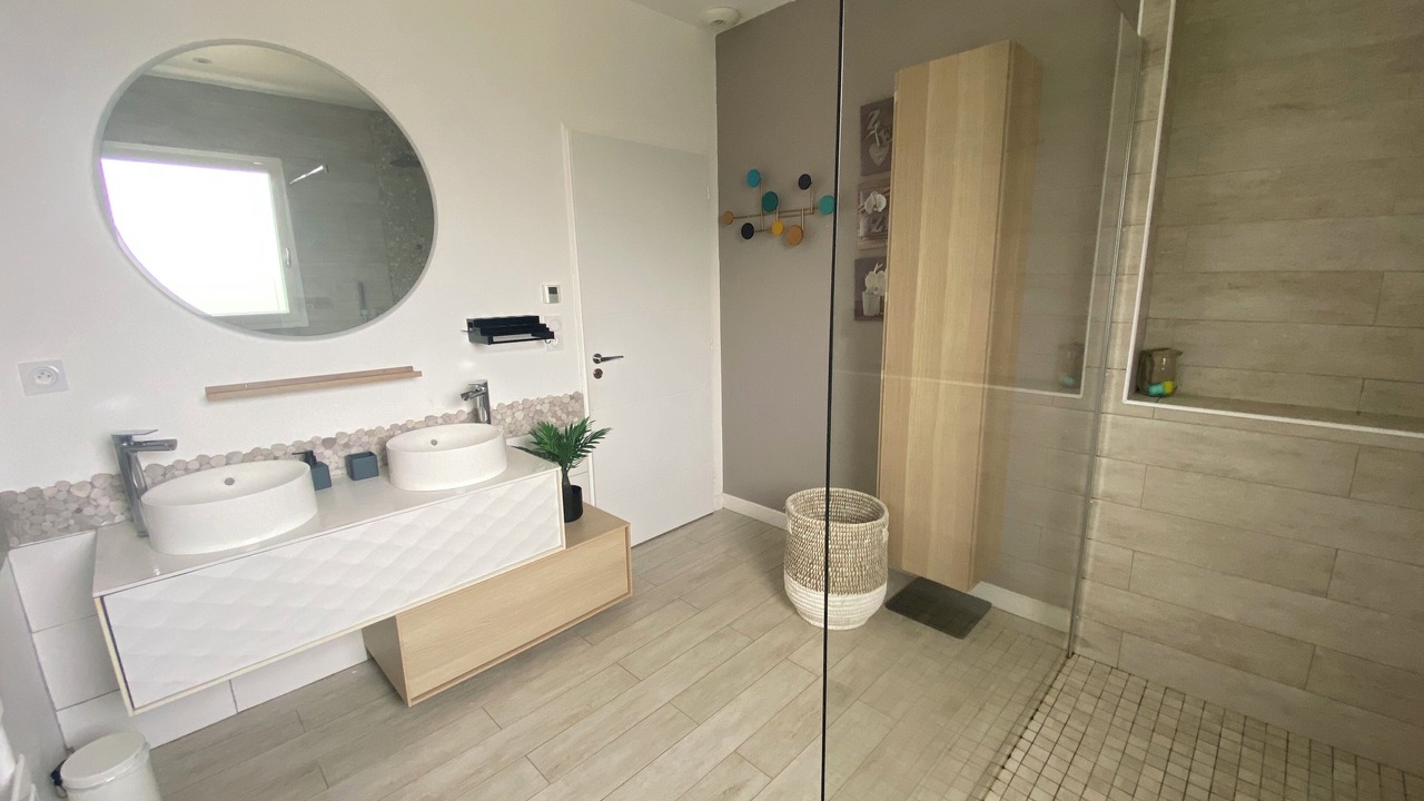 Photo of Bathroom in Le Pian-Medoc