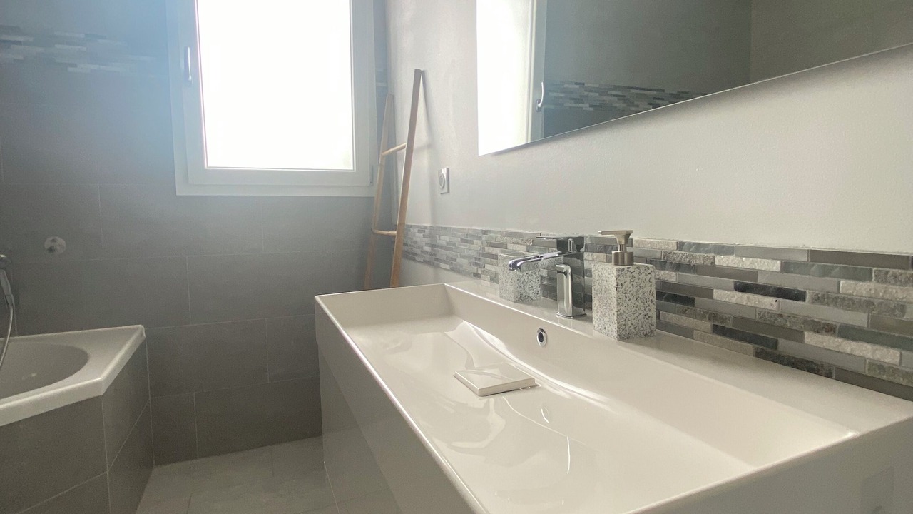 Photo of Bathroom in Le Pian-Medoc