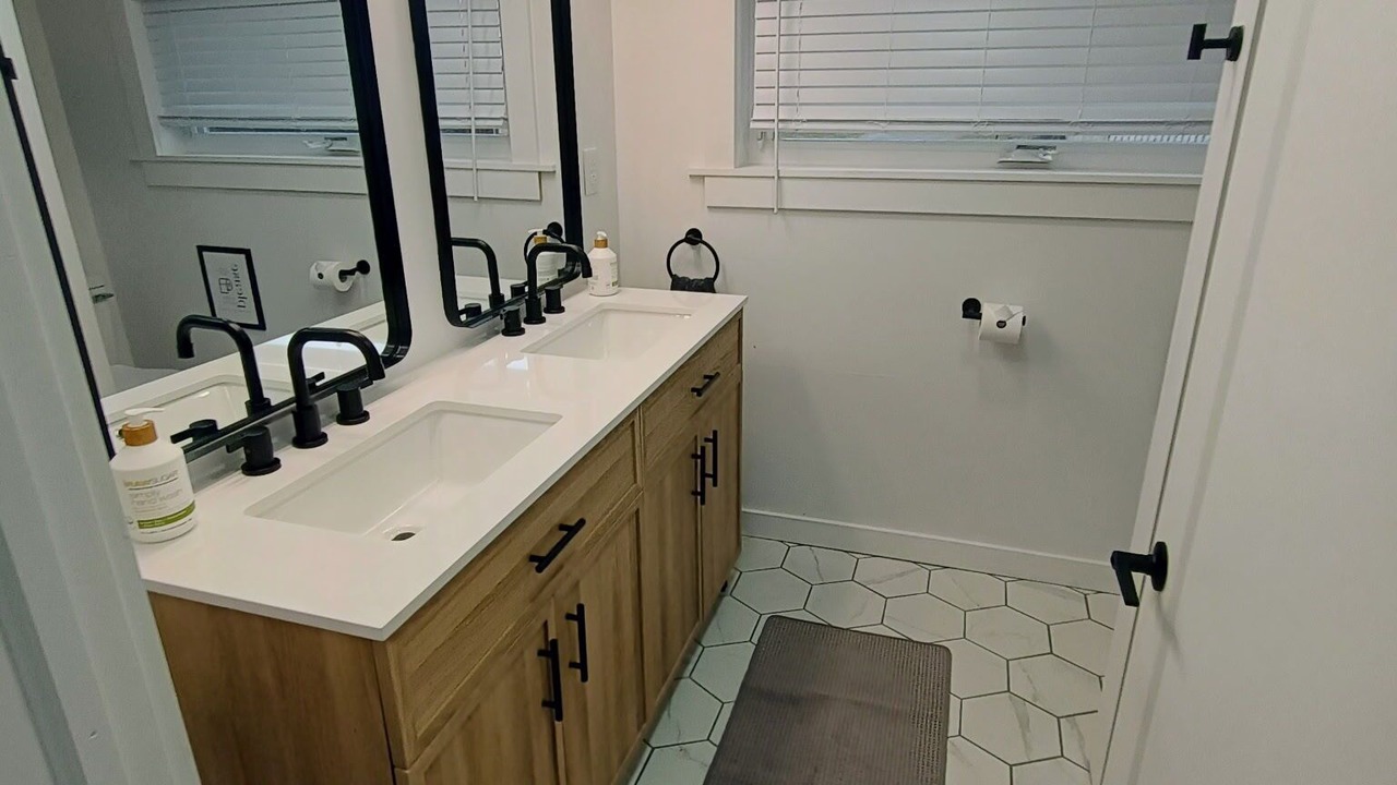 Photo of Bathroom in Gaines