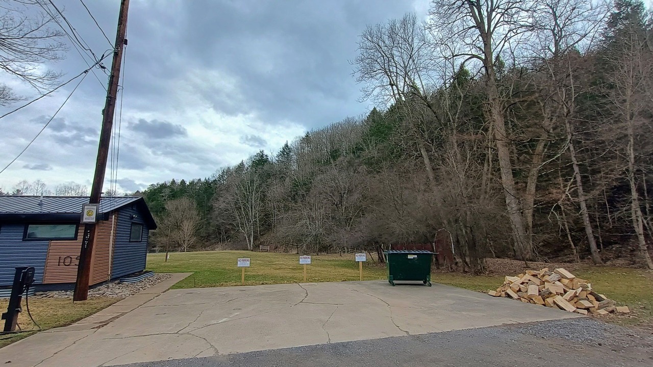 Photo of Others in Gaines