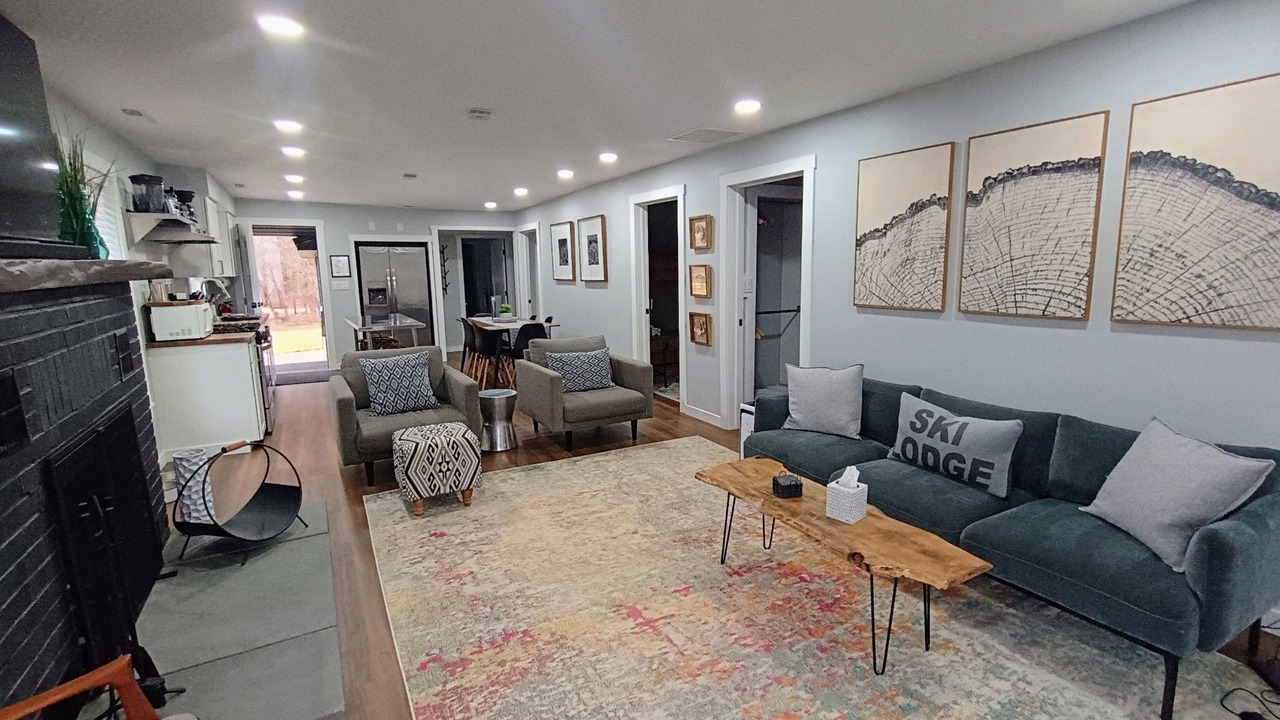 Photo of Livingroom in Gaines