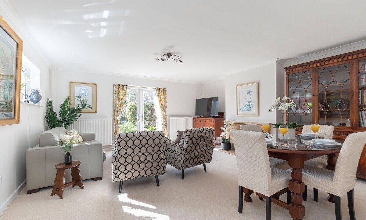 Photo of Livingroom in Cheltenham