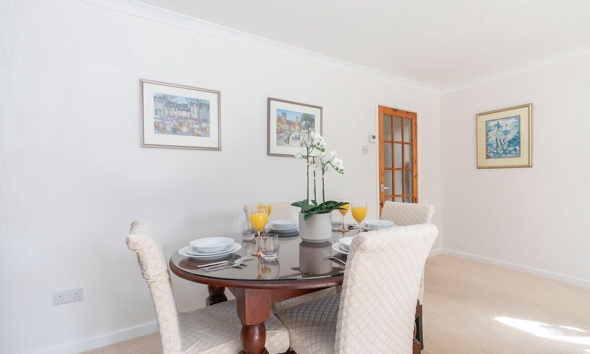 Photo of Livingroom in Cheltenham