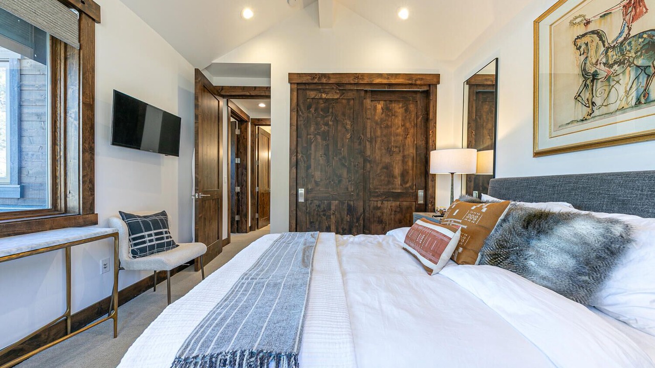 Photo of Bedroom in Ponderosa Palisades