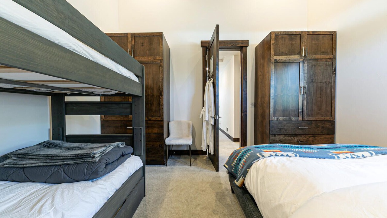 Photo of Bedroom in Ponderosa Palisades