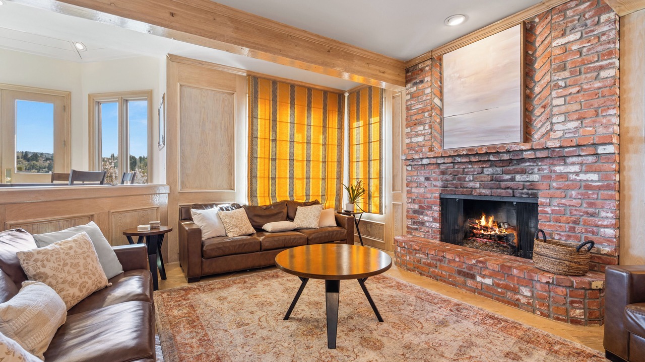 Photo of Livingroom in Mercer Island