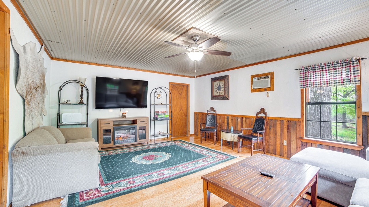 Photo of Livingroom in Ore City