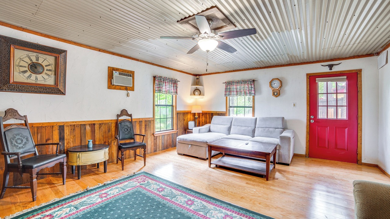 Photo of Livingroom in Ore City