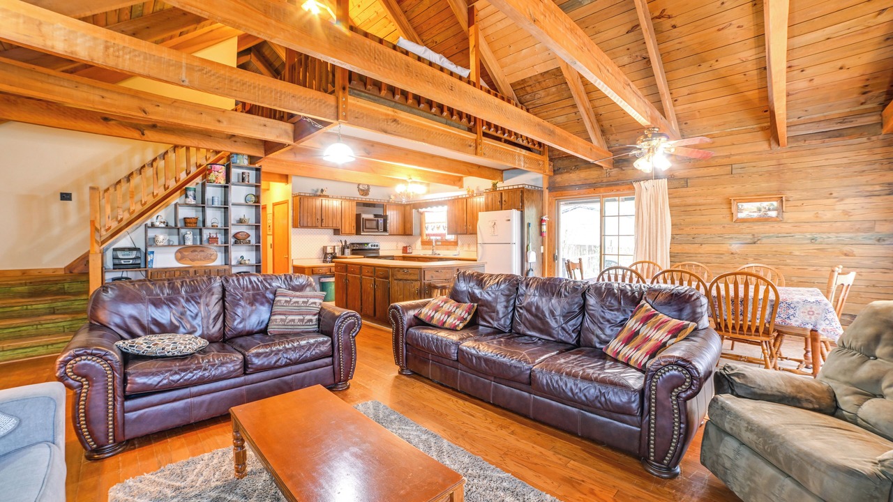 Photo of Livingroom in Springville