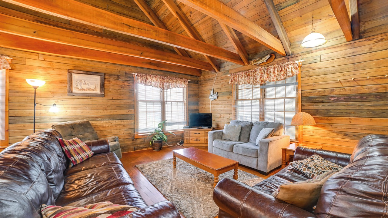 Photo of Livingroom in Springville